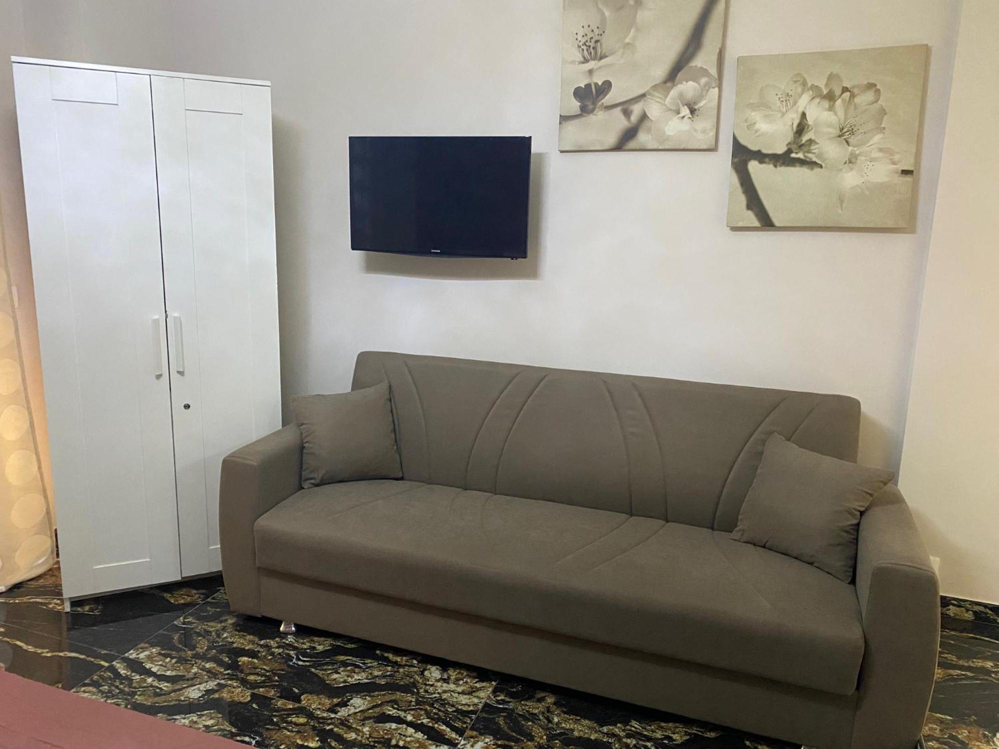 Suite And Room — Photos 1